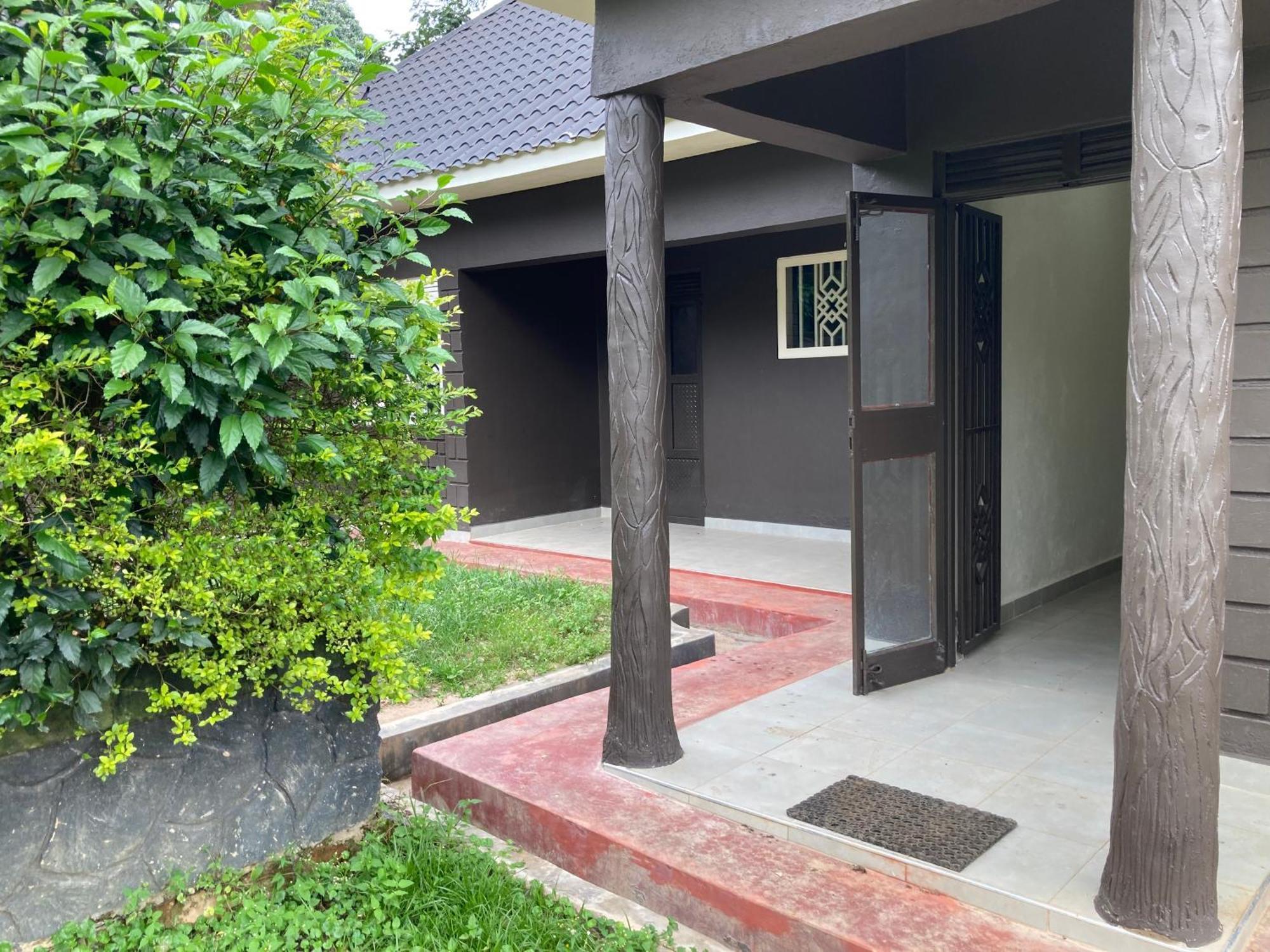 Bwindi Guest House Kanungu Exterior photo